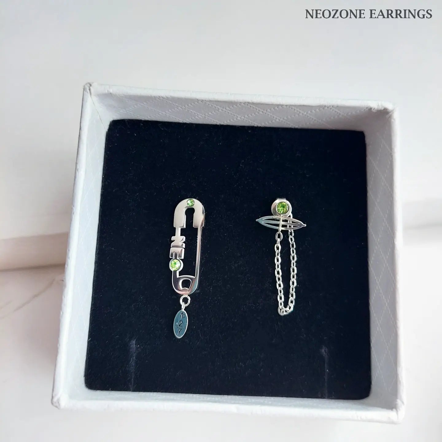 NCT Kick It/Neozone earrings SALE