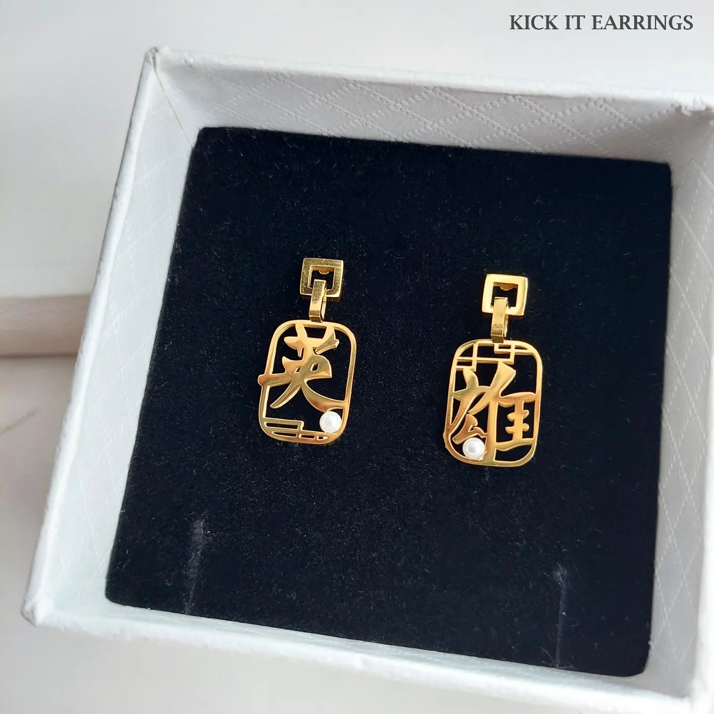 NCT Kick It/Neozone earrings SALE