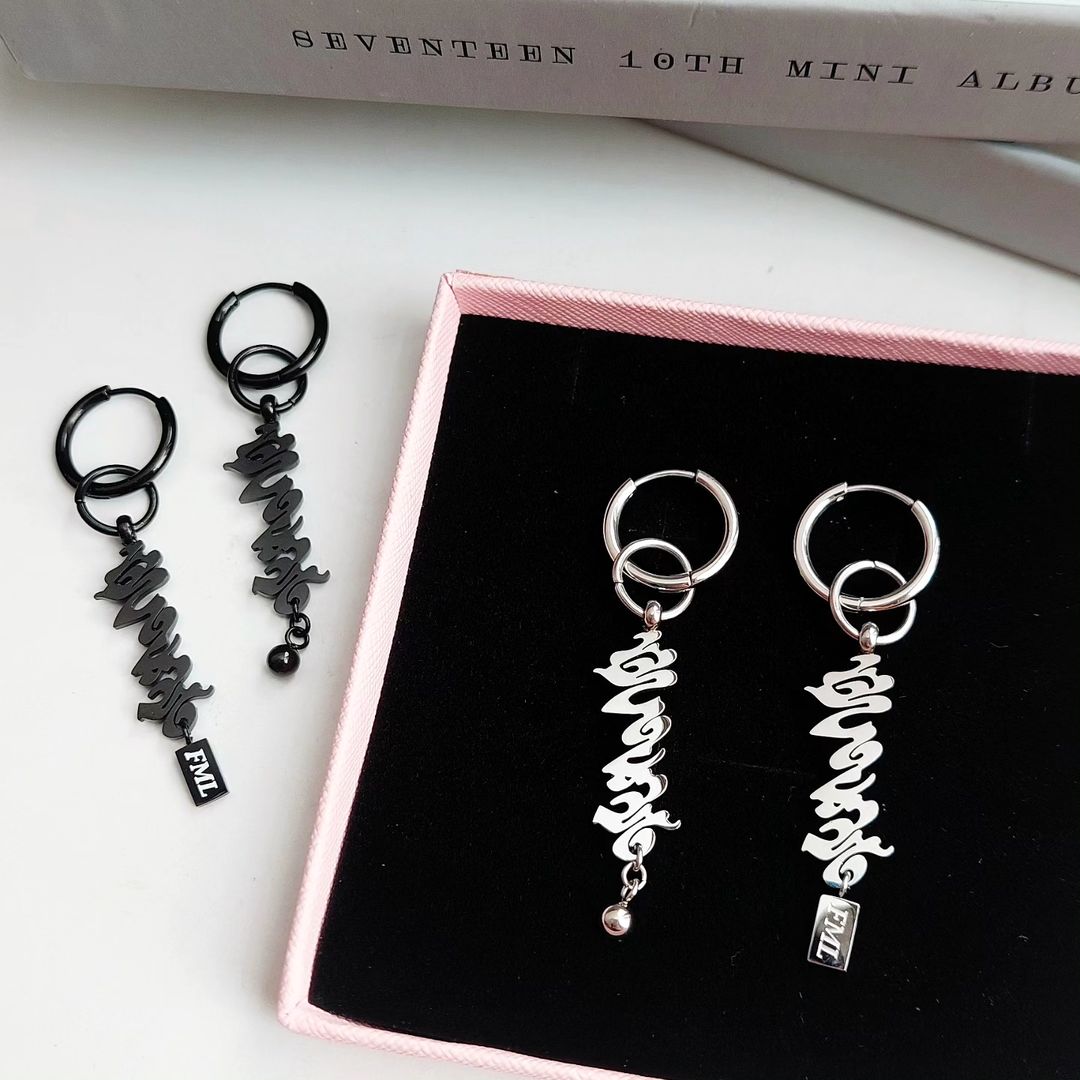 Seventeen 손오공 earrings