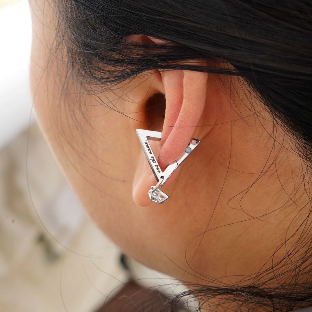 Seventeen CARAT earcuffS