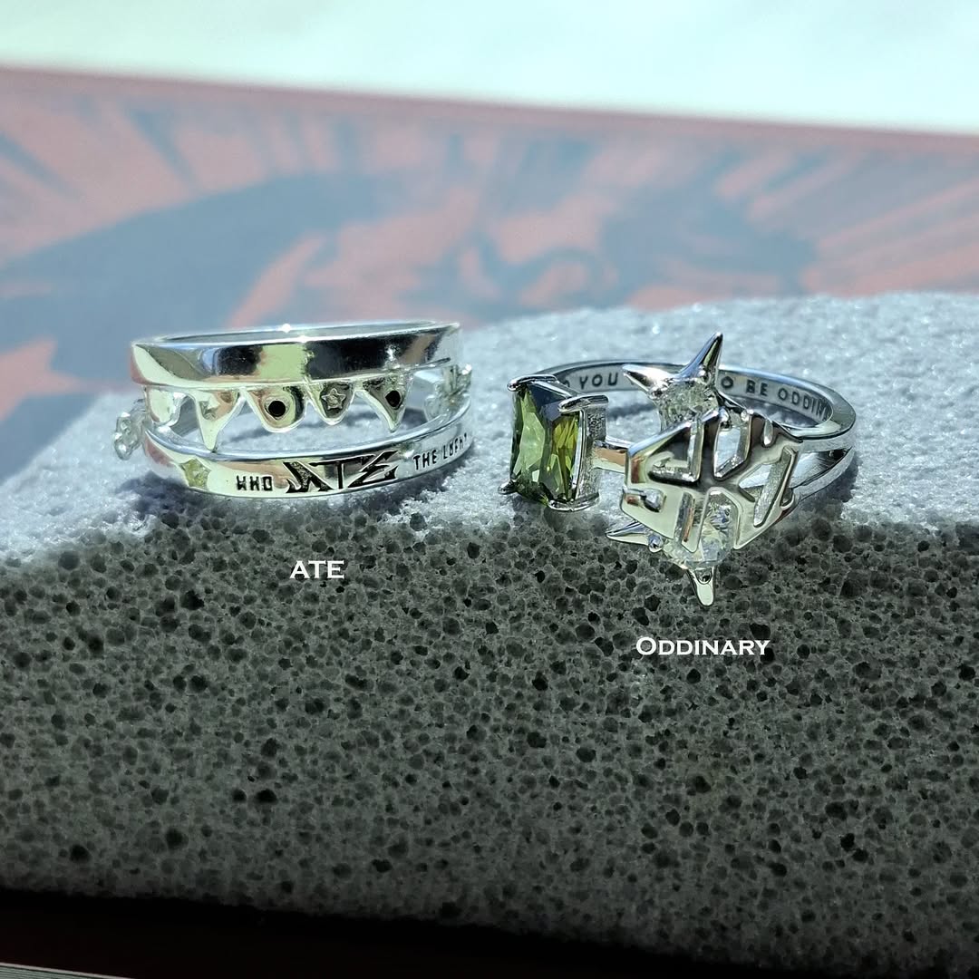 SKZ ATE double ring with chain